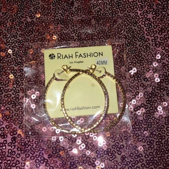 💎40mm Gold Rhinestone Hoop Earrings💎 - Picture 5 of 5